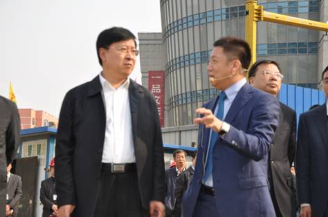 市長趙愛軍率領(lǐng)四大班子拉練檢查2016年鞍山新開工上億元大項(xiàng)目(圖1)
